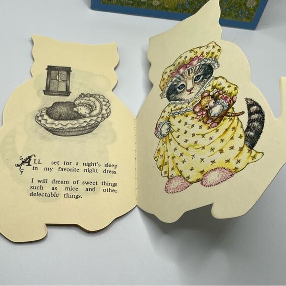 Vintage Kitty Cucumber book and gift tags NWT - Picture 11 of 11
